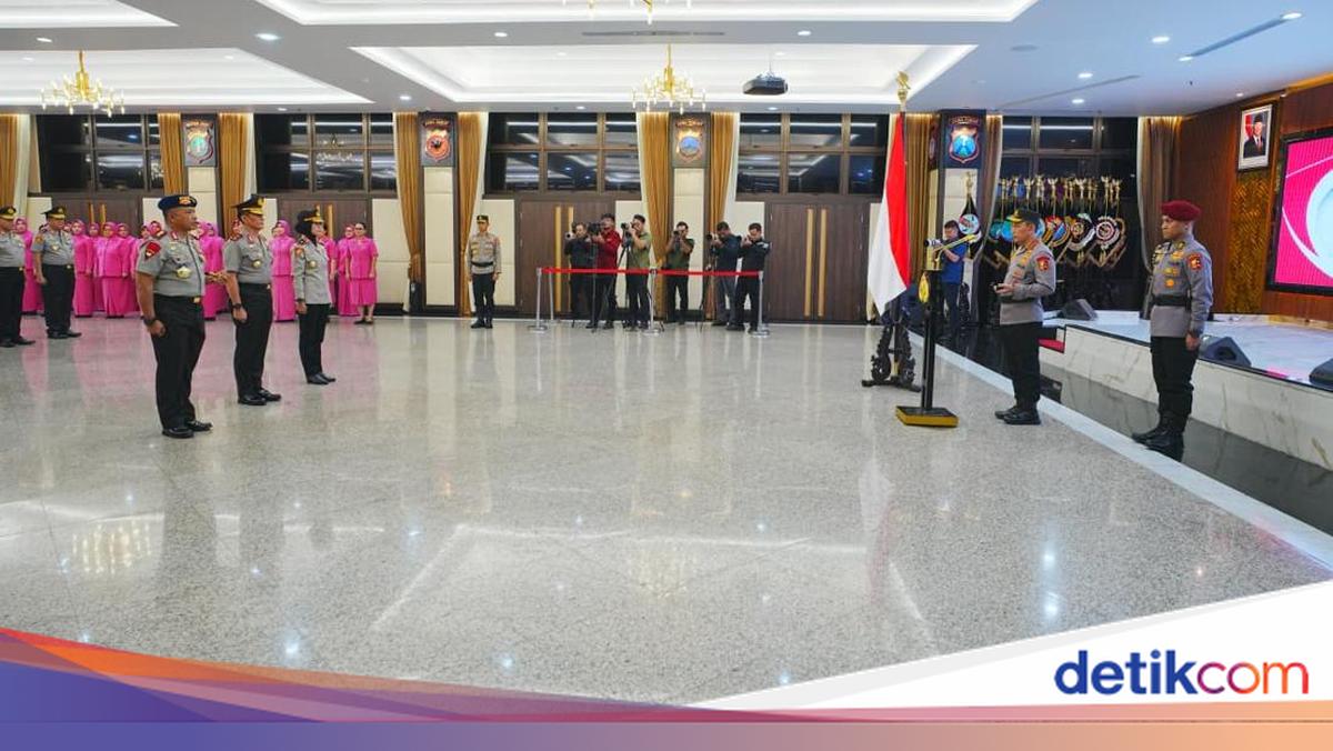 Kapolri Pimpin Kenaikan Pangkat 27 Pati Polri, Dankobrimob-Kabaintelkam