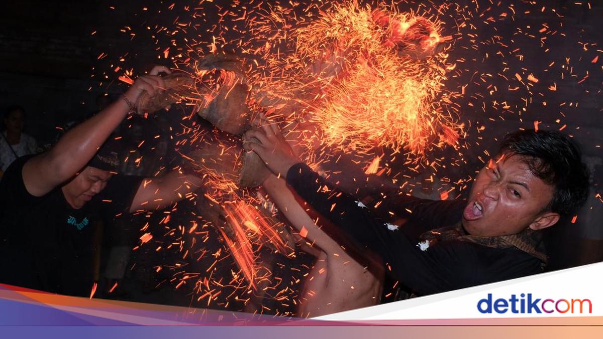 Potret Mesiat Geni, Tradisi Bara Api Penjaga Harmoni Alam di Bali