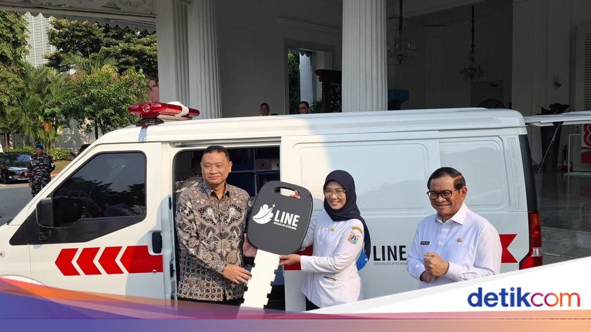 DKI Terima Ambulans Listrik Pertama, Pramono: Tahun Depan Kami Tambah 5 Unit