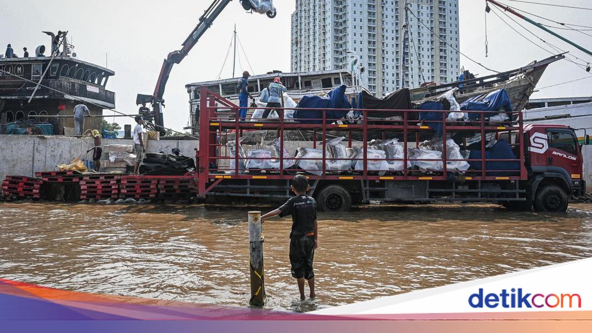 Potensi Banjir Pesisir 1-10 Desember, DKI Siapkan 1.200 Unit Pompa