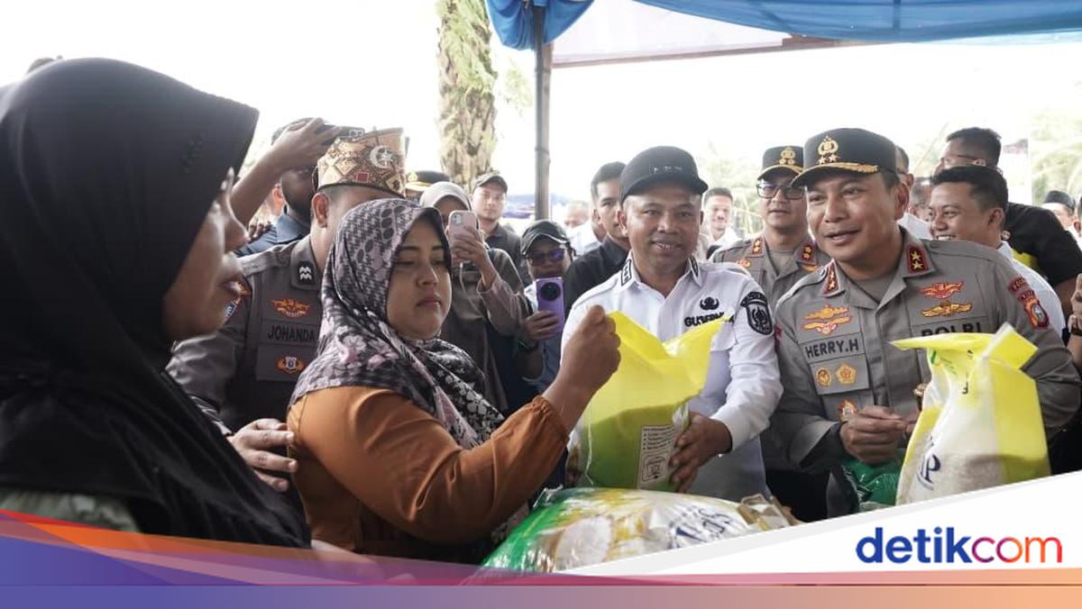 Bazar Pangan Murah di Bengkalis Diserbu Warga, 5 Ton Beras Habis Terjual