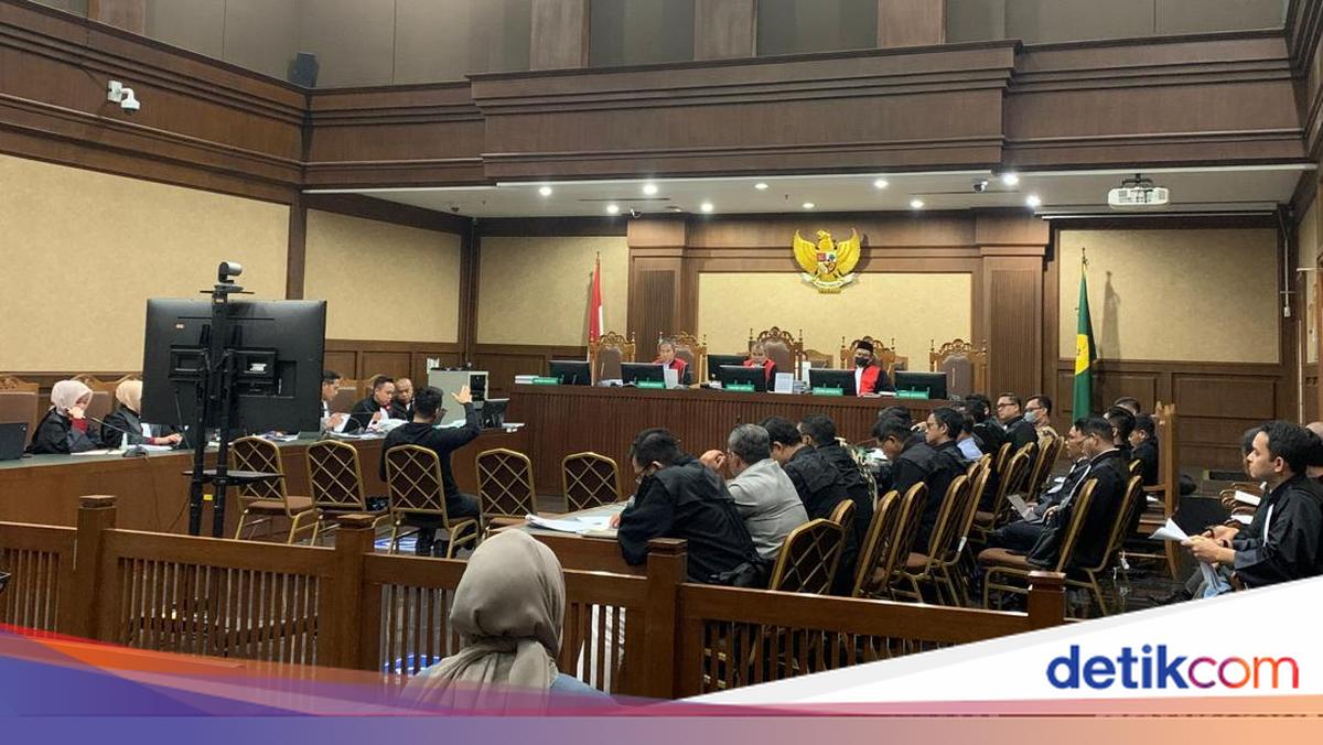 Eks Panitera PN Jakut Pakai Duit Suap Migor USD 150 Ribu Buat Liburan Keluarga