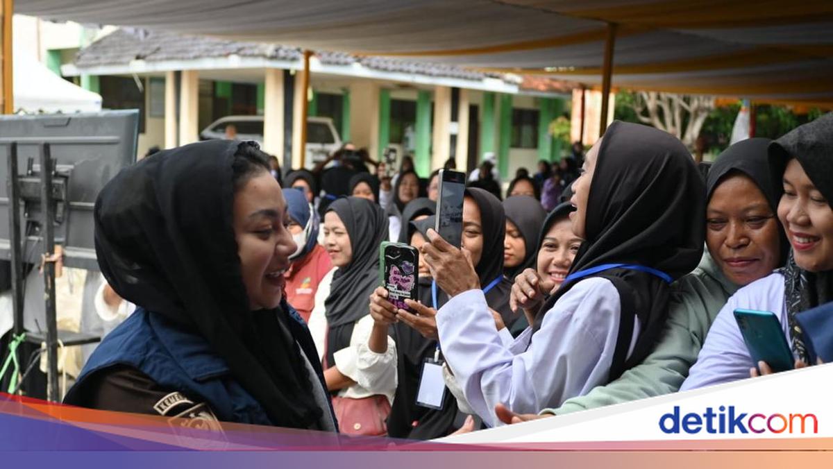 Survei Charta Politika: 67,2% Warga Brebes Puas dengan Kinerja Paramitha