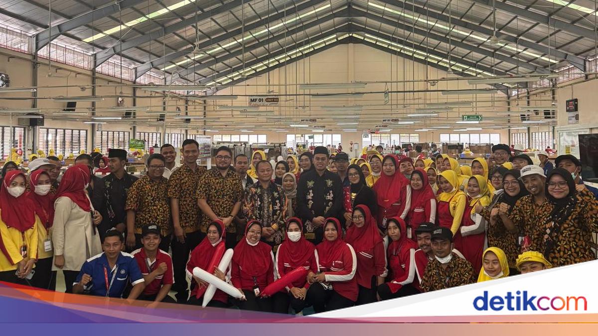 Kunjungi Pabrik Sampoerna di Blitar, Sarmuji Semangati Para Pekerja Rokok