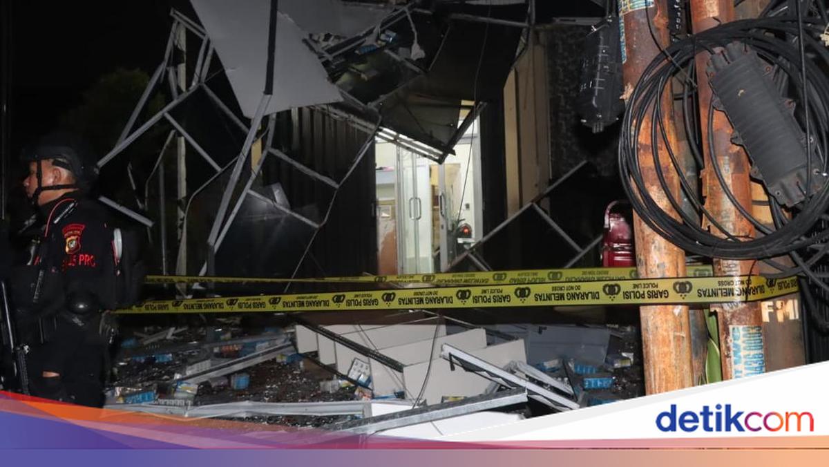 Potret Gedung Farmasi di Tangsel Porak-poranda Akibat Ledakan