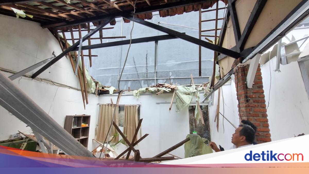 Detik-detik Ledakan Gedung Farmasi Tangsel, Rumah Warga Hancur-Balita Terluka