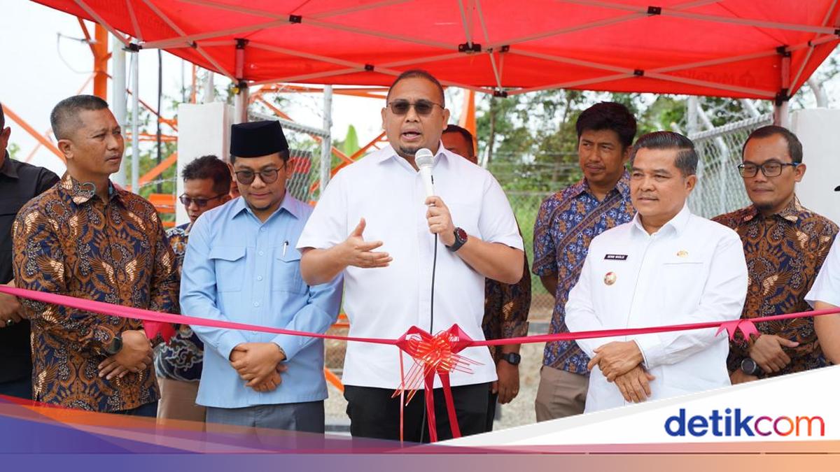 Andre Rosiade Resmikan BTS Telkomsel di Pintu Angin Agam