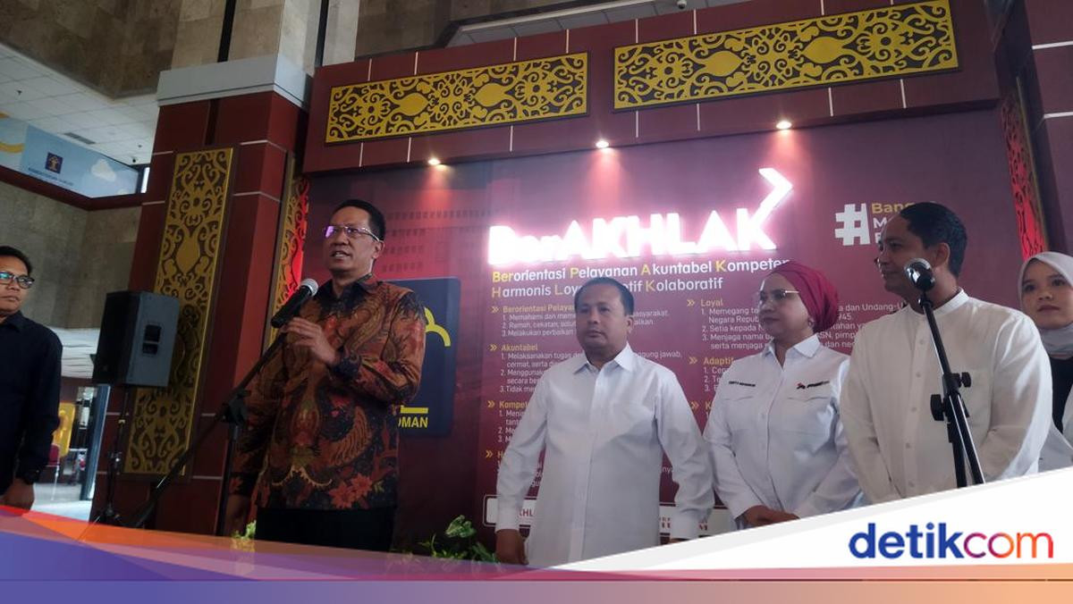 1 Malam Langsung Jadi, Menkum Serahkan SK Kepengurusan PSI 2025-2030