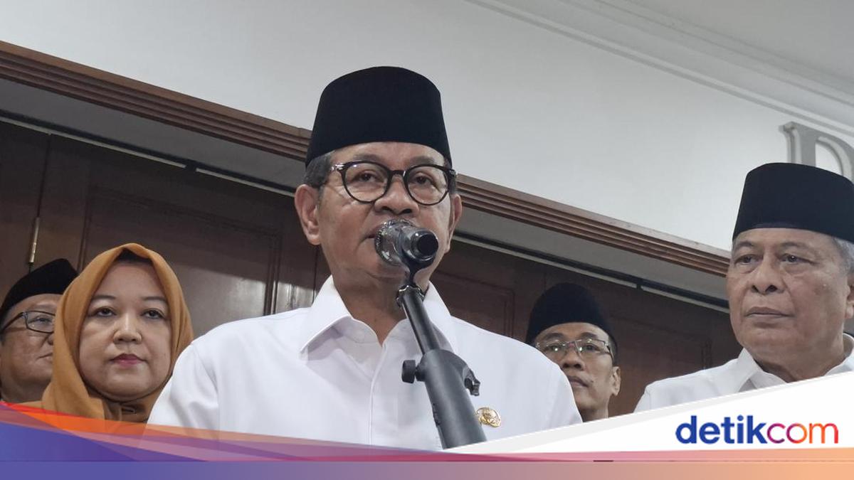 Pramono Soroti Bus Transjakarta Parkir Sembarangan di Blok M