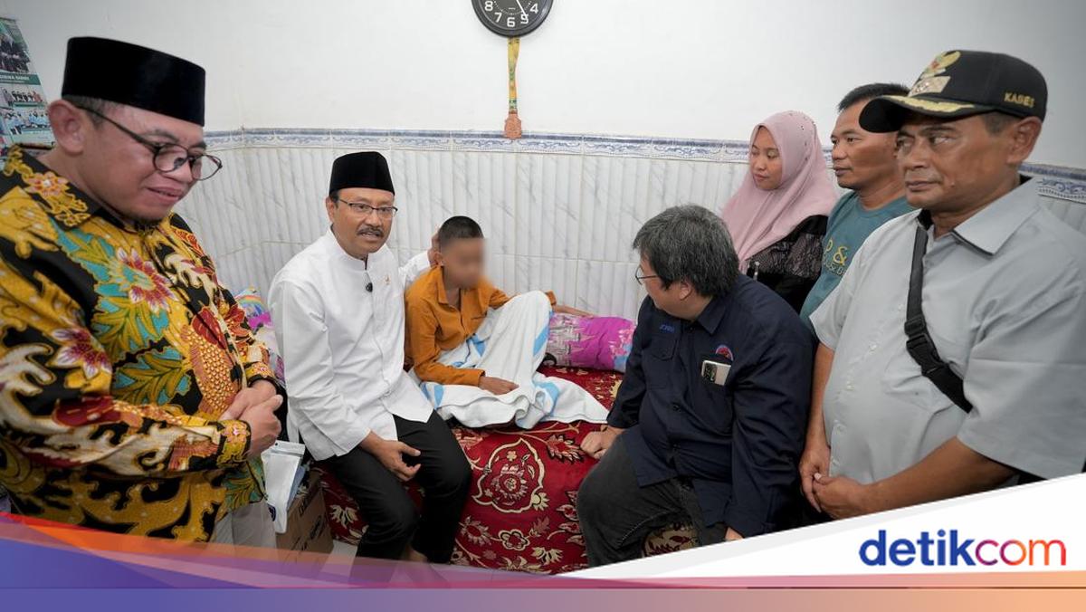 Gus Ipul Jenguk Santri Korban Ponpes Ambruk: Tak Menyerah pada Keadaan