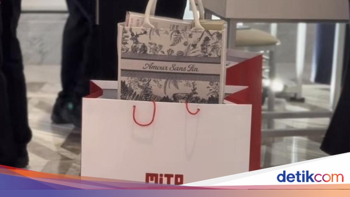 Souvenir Pernikahan Amanda Manopo &amp; Kenny Austin, Mewah Berisi Emas Hingga TV