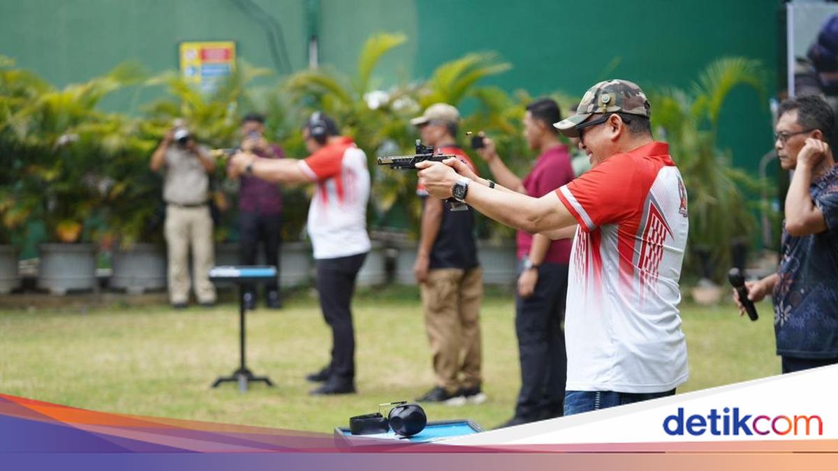 Bamsoet Sabet Juara II Kelas Eksekutif Lomba Menembak Jaksa Agung Cup 2025