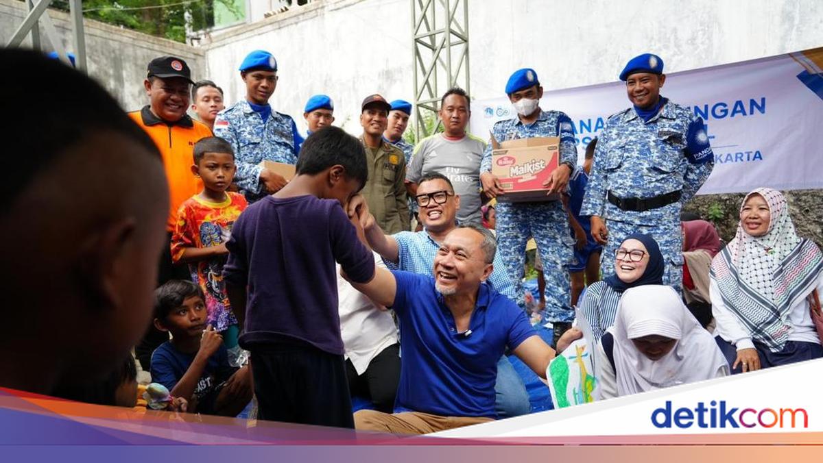 Zulhas Sambangi Pengungsi Kebakaran Pancoran, Beri Dukungan-Bantuan Pangan