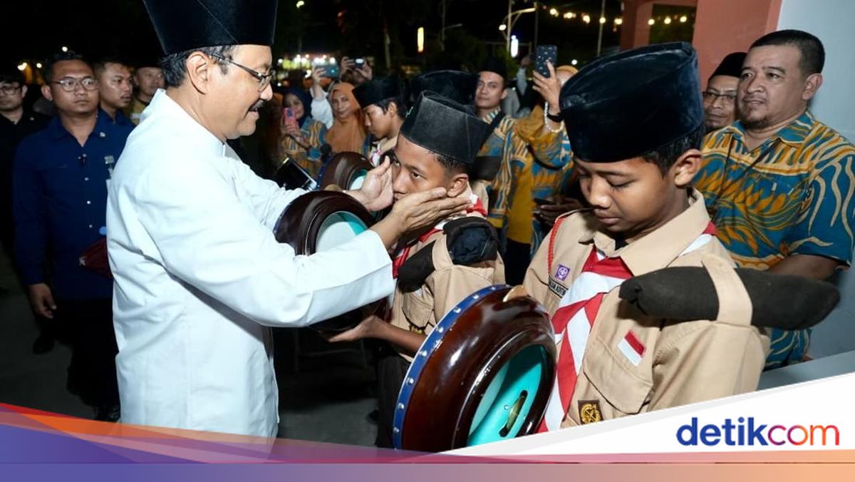 Kunjungi Sekolah Rakyat di Mojokerto, Mensos Disambut Puisi &amp; Pidato Siswa