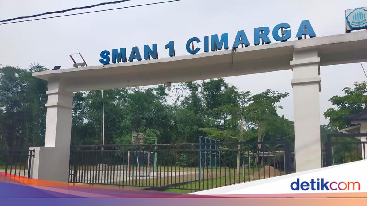 Buntut Panjang Kepsek di Banten Tampar Siswa yang Ketahuan Merokok