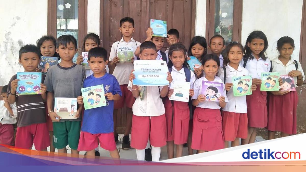 Senangnya Anak-anak Pelosok NTT Terima Donasi Buku Bacaan