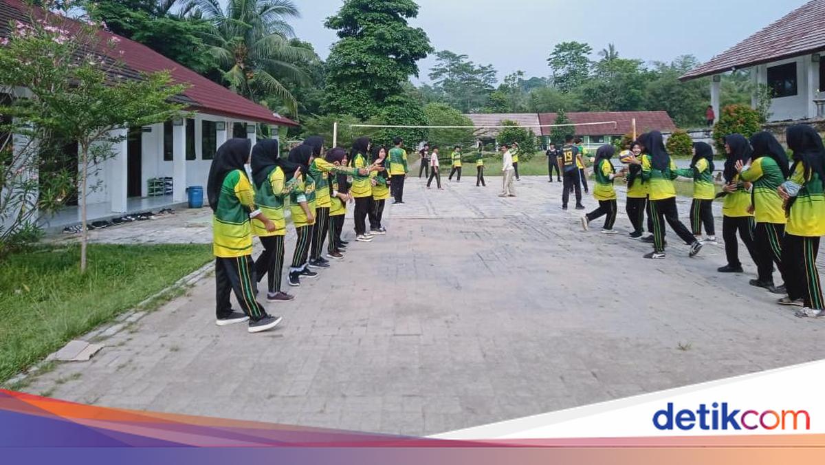 630 Murid SMAN 1 Cimarga Sekolah Lagi Usai Mogok gegara Siswa Merokok Ditampar