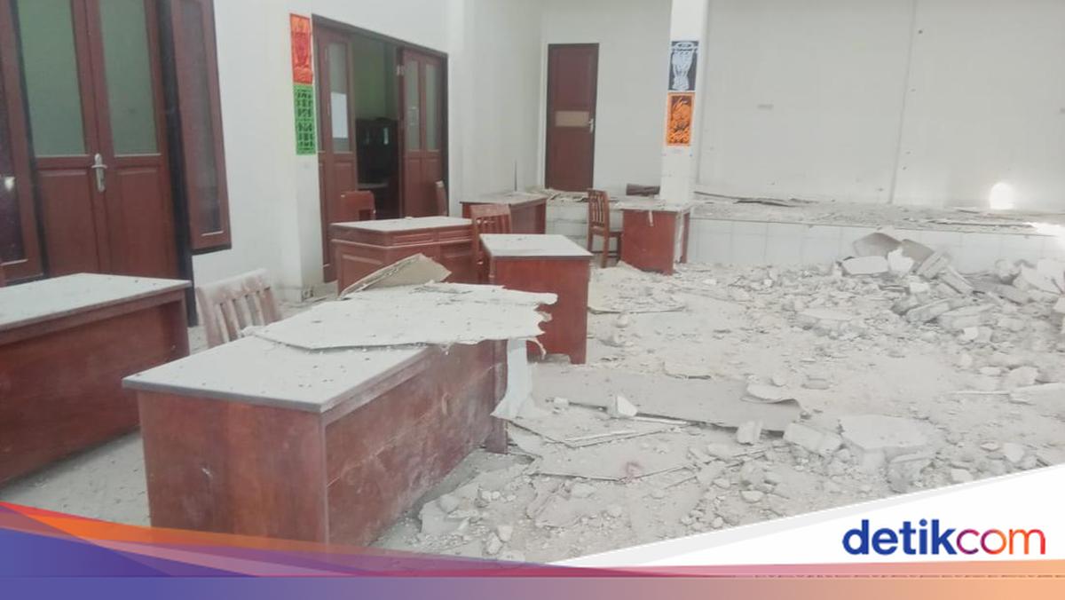 Puluhan Bangunan Rusak Akibat Gempa M 6,6 di Sarmi Papua