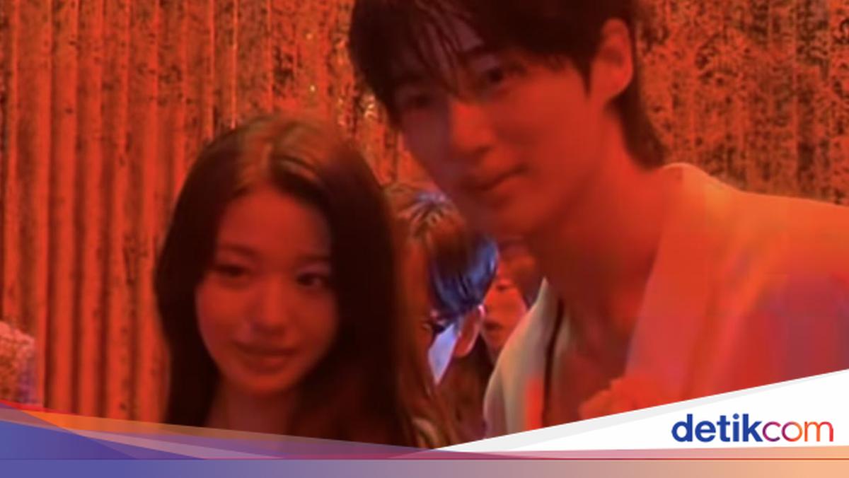 Bertabur Bintang, Intip 7 Momen Interaksi Idol-Aktor di Acara W Korea