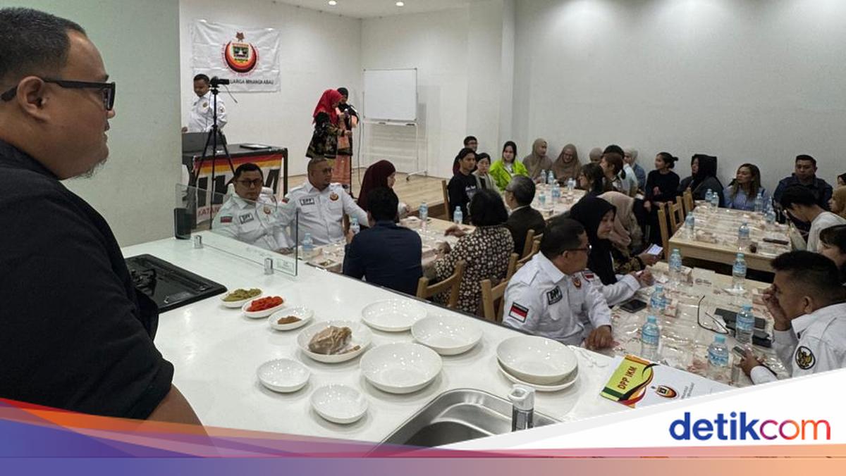 Dihadiri Andre Rosiade, IKM Gelar Pelatihan Masak Rendang di Tokyo