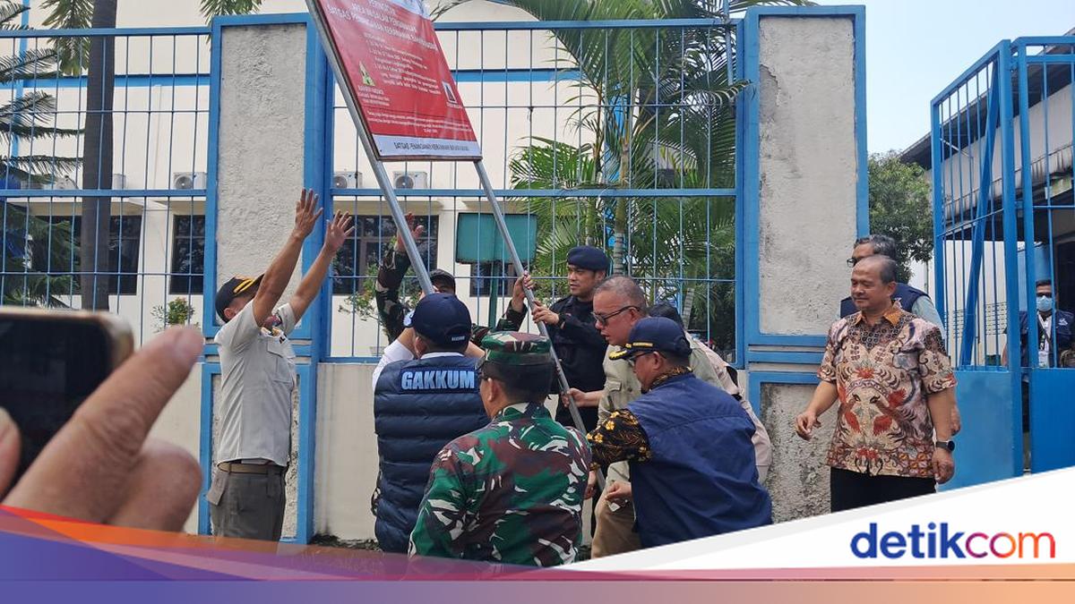 KLH Copot Plang Peringatan dari Lokasi Sudah Bebas Radioaktif di Cikande