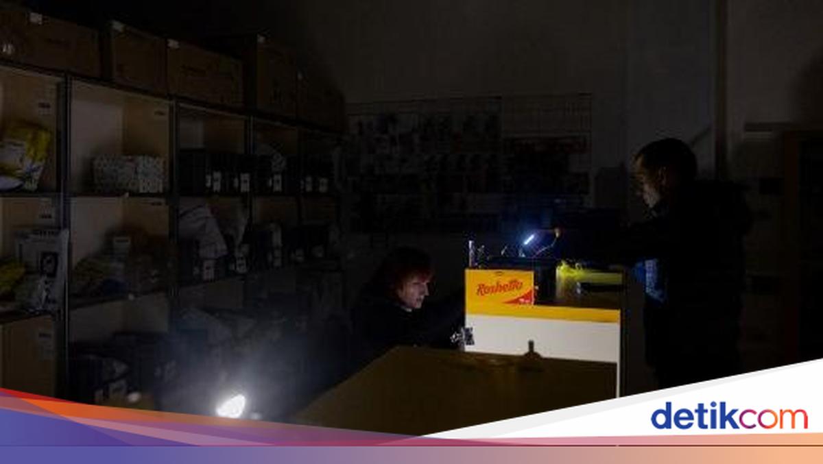 Ukraina Padamkan Listrik Nasional Bergilir Buntut Serangan Intensif Rusia
