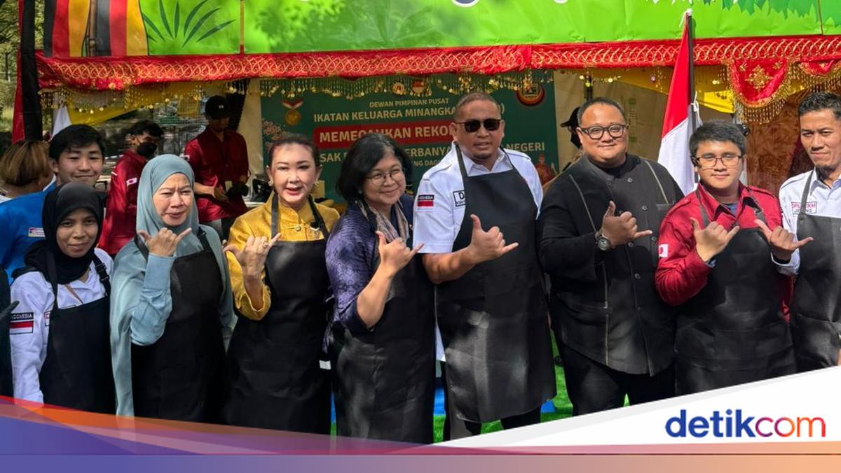 Dipimpin Andre Rosiade, IKM Masak Rendang 200 Kg di Tokyo