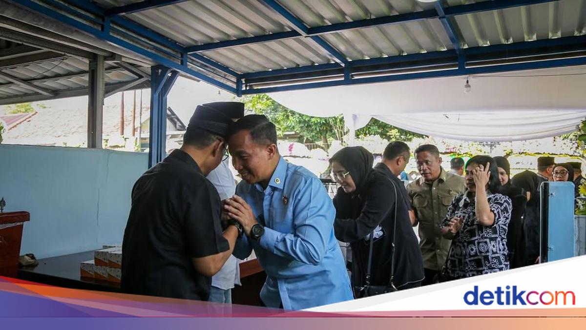 Danpaspampres Takziah ke Rumah Duka Eks Danpaspampres Marsda Wahyu