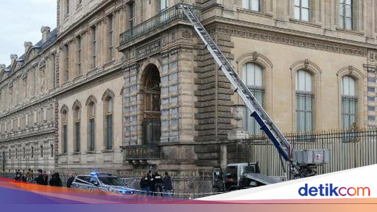 Museum Louvre Dibobol Maling Dalam 7 Menit di Siang Bolong, Mahkota Hilang
