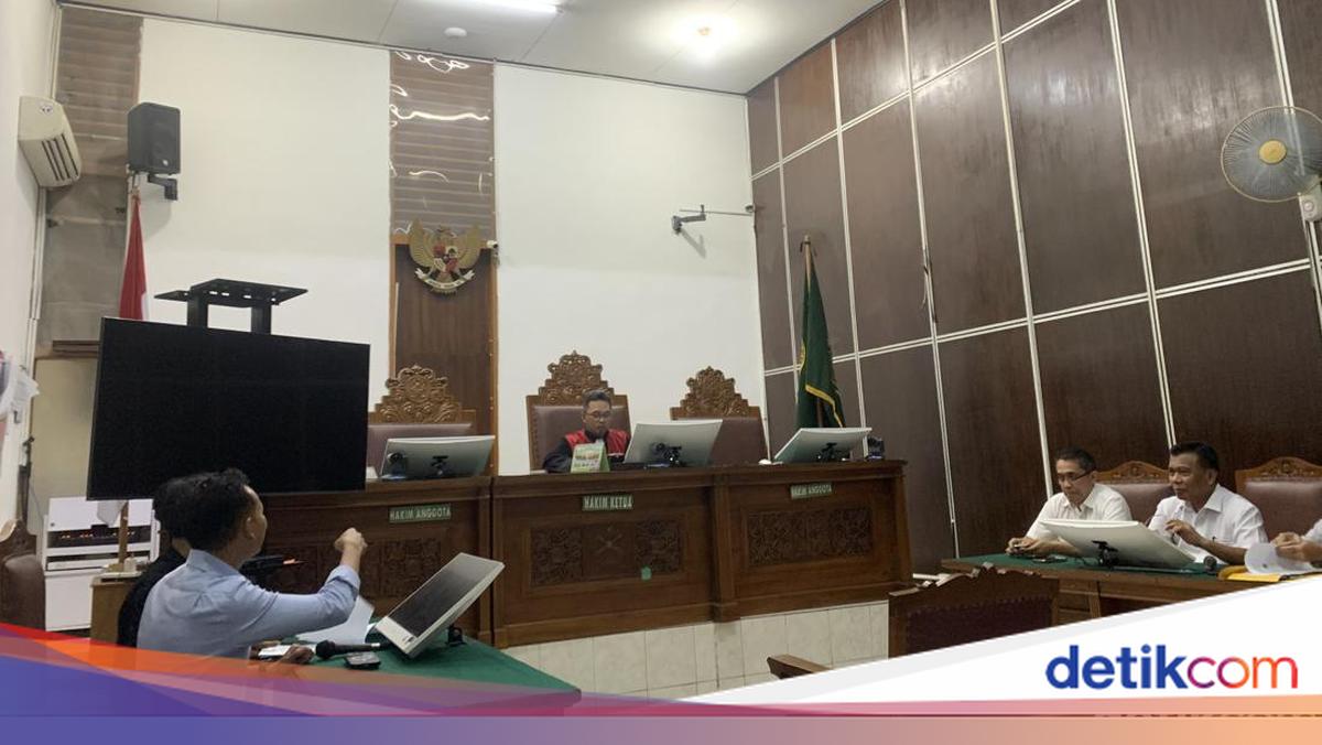 Delpedro dan Polda Metro Bacakan Replik-Duplik Praperadilan Kasus Penghasutan