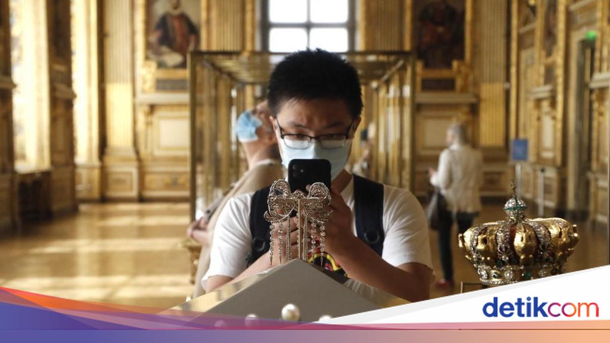 Macron Murka! Janji Tangkap Pencuri Permata Museum Louvre