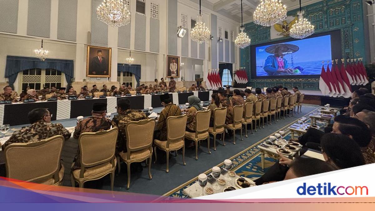 1 Tahun Pemerintahan, Prabowo Kepikiran 'Nostalgia' Retret di Tenda Lagi