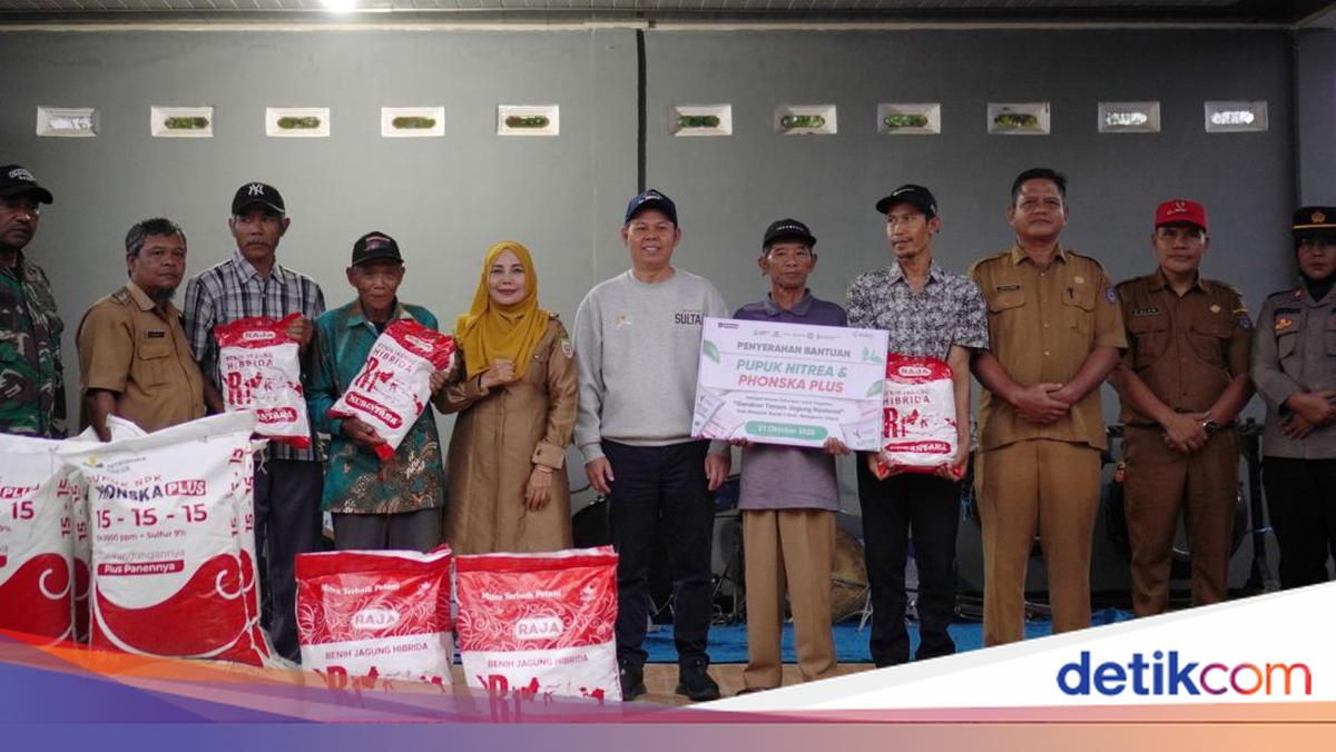 Ketua DPD RI Salurkan Alsintan dan Pupuk untuk Petani Bengkulu Utara