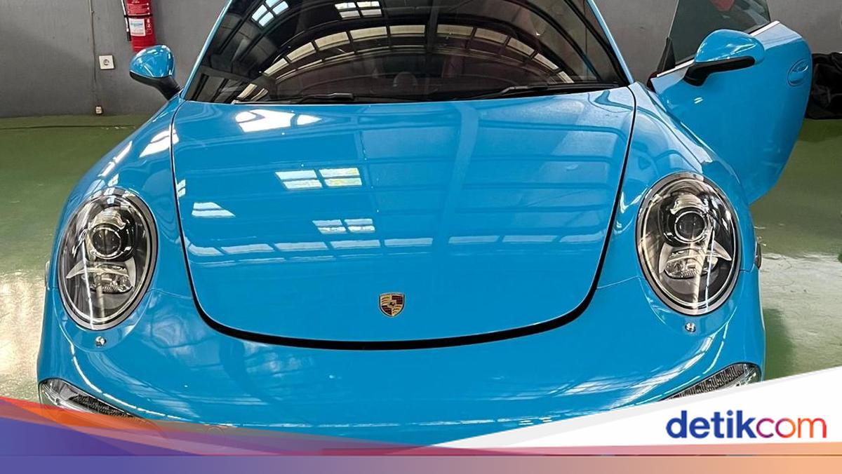 Porsche Biru Doni Salmanan Kini Berpindah Tangan