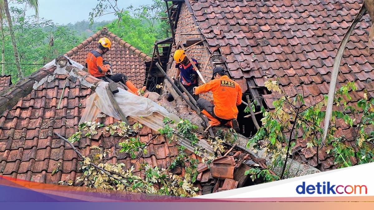 Diterjang Hujan dan Angin Kencang, Sejumlah Rumah di Bondowoso Rusak