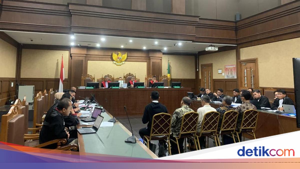 Terdakwa Kasus Migor Nangis di Sidang: Anak Tak Mau Bertemu Sejak Ditahan