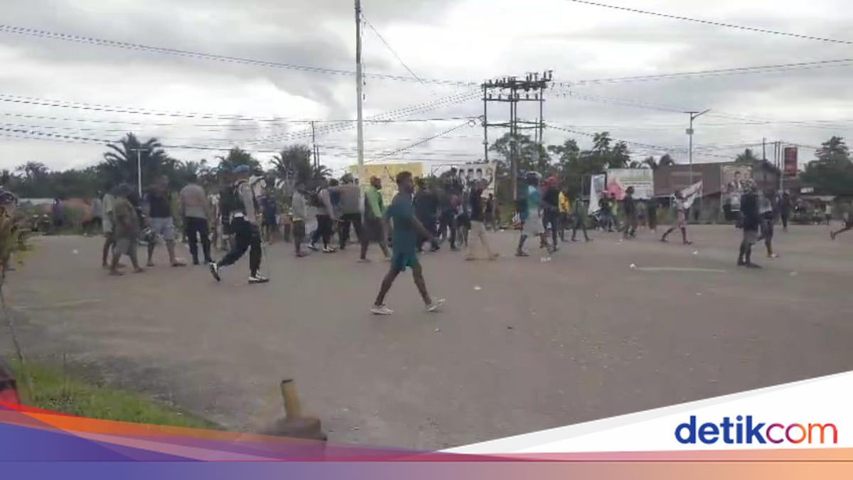 Demo di Boven Digoel Berujung Ricuh, 3 Polisi Luka dan 4 Provokator Diamankan