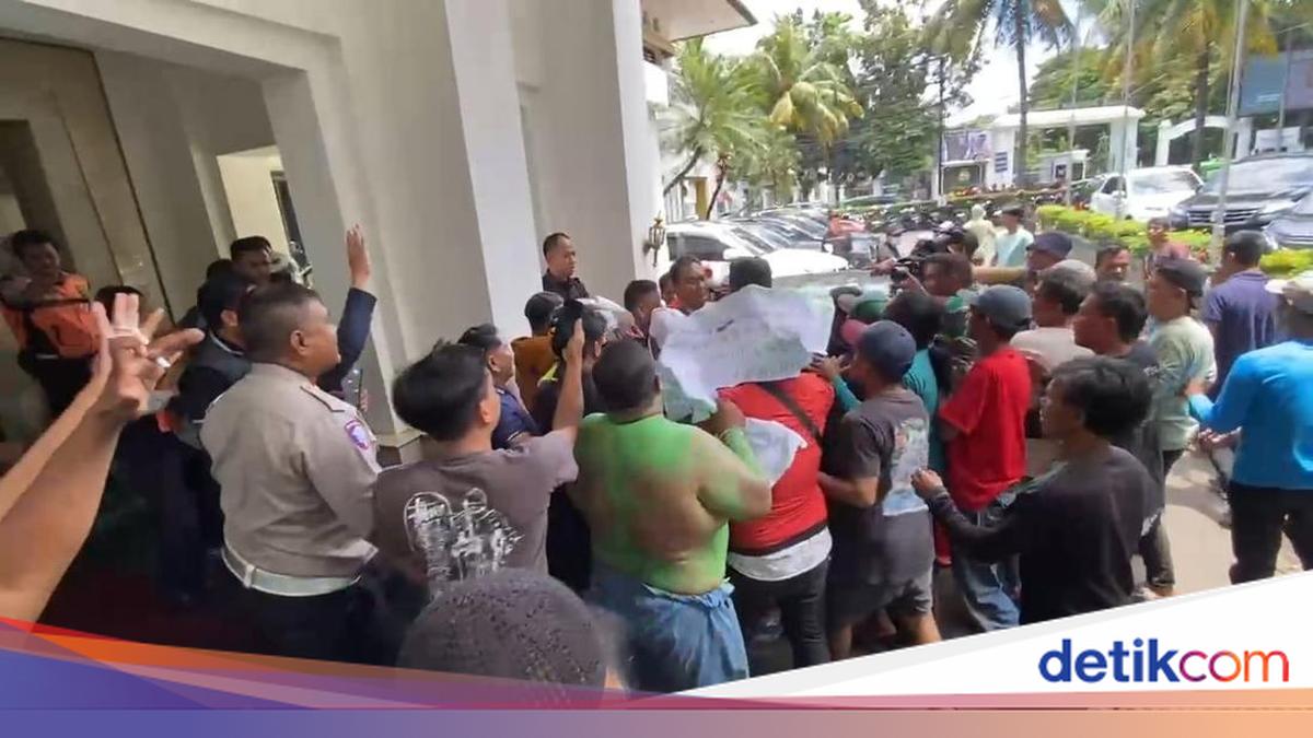 Demo Sopir Angkot di Kota Bogor Ricuh, Massa Kejar Petugas Dishub