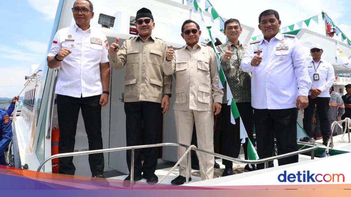 Baznas Serahkan Kapal Layanan Kesehatan ke Pemda, Mendagri Jadi Saksi