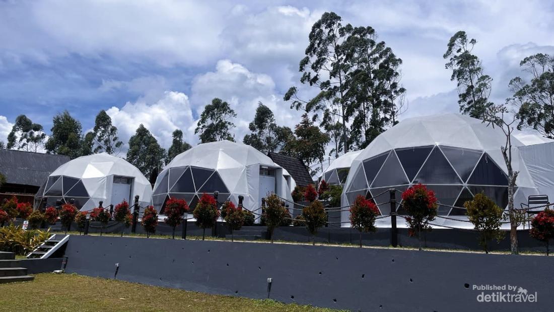 Weekday Romantis di Situ Cileunca Sensasi Glamping Naik Perahu yang Bikin Pangalengan Terasa Milik Berdua
