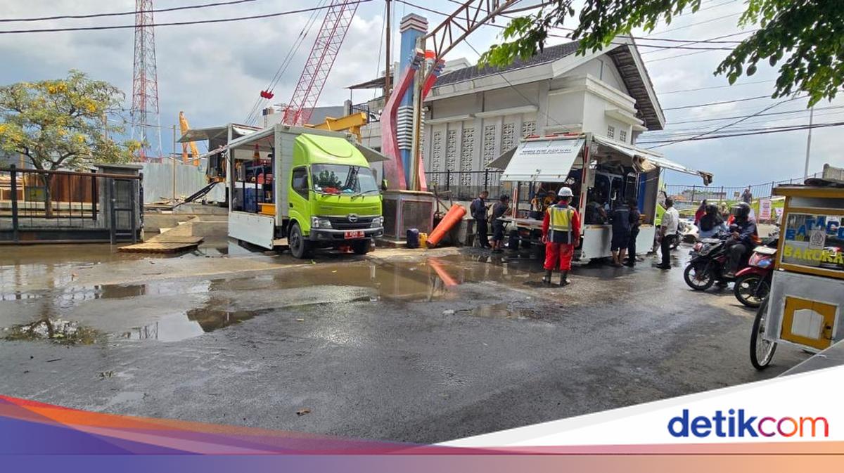 Pemkot Semarang Maksimalkan 25 Pompa untuk Percepat Surut Banjir