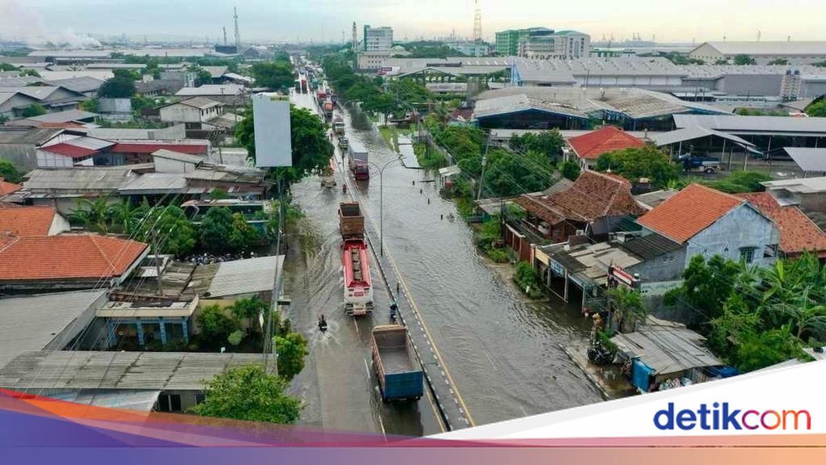 Pemprov Jateng Tambah Pompa Air untuk Percepat Surutnya Banjir di Semarang