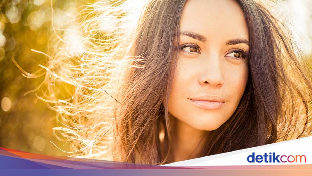 Cuaca Panas Bikin Rambut Kering? Coba 6 Tips Ini Biar Tetap Lembut!