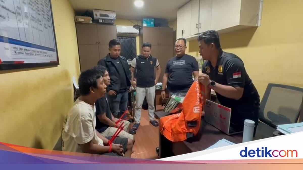Polisi Tangkap Duo Maling Motor Pura-pura Jadi Kurir di Jakbar