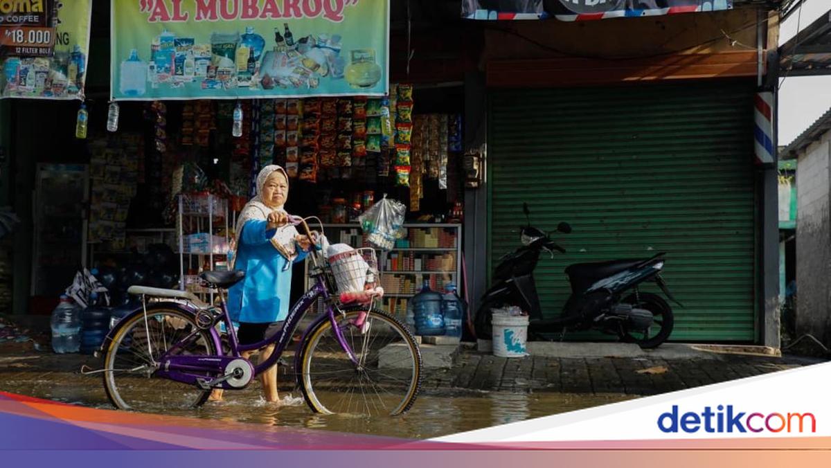 Gubernur Jateng Ungkap Strategi Penanganan Banjir Semarang-Demak: Standby 24 Jam hingga Rekayasa Cuaca