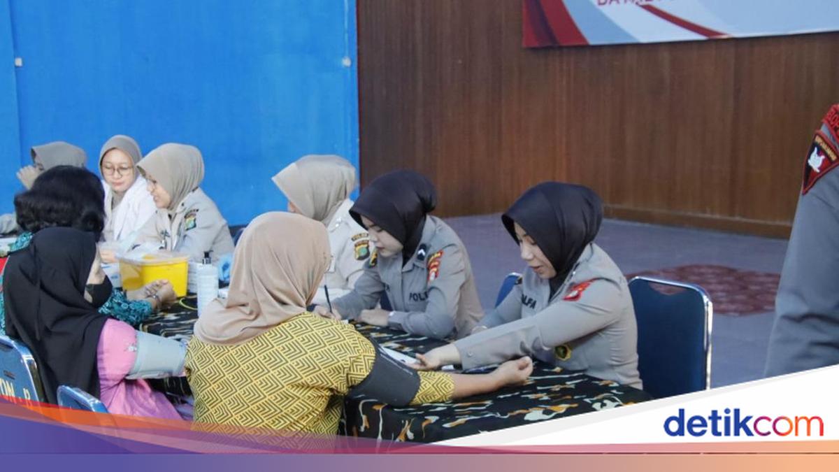 Brimob Polda Metro Gelar Bakti Kesehatan Sambut HUT Ke-80