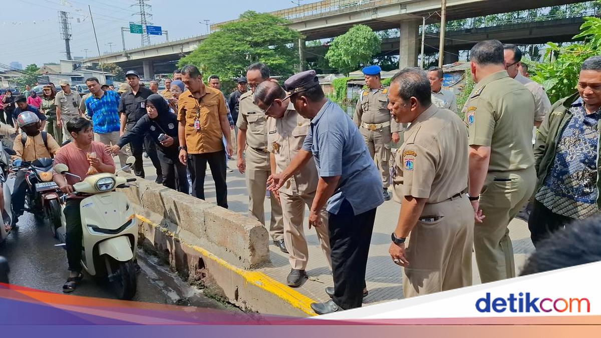 Bahaya Mengintai gara-gara Jalan Tinggi Sebelah di Penjaringan