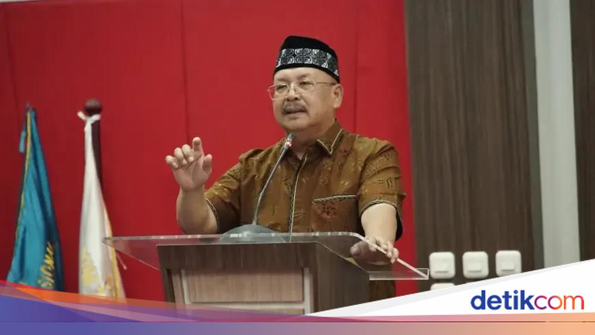 Beri Kuliah Umum di Unhas, Komjen Chryshnanda Bicara Hukum Simbol Kemanusiaan
