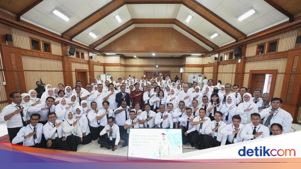 Mensos Resmikan Pelatihan Kepala Sekolah Rakyat di Kota Bandung