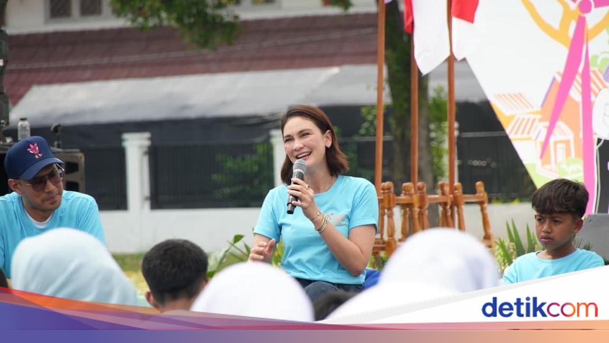Menteri PU-Luna Maya Apresiasi Karya Tulis Siswa Sekolah Rakyat
